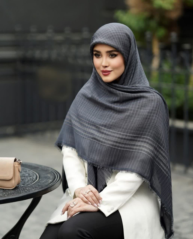 روسری نخی بزرگ تک رنگ مارتاشاپ